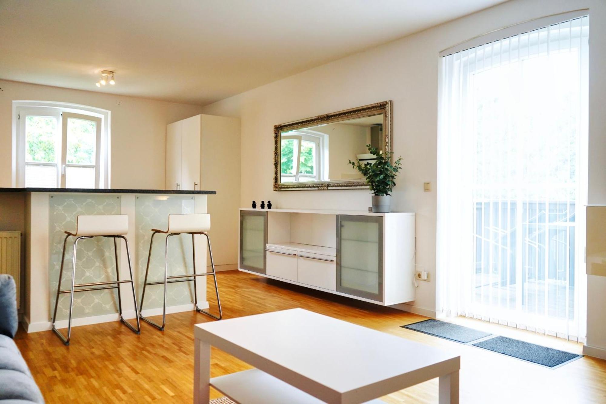 Stilvolles Apartment In Stadtnaehe-Parkplatz- 4 Personen- Balkon Wolfsburg Exterior photo